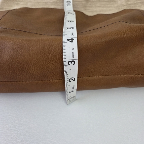 Fossil Tan Shoulder Bag with Embossed Logo - Picture 15 of 16